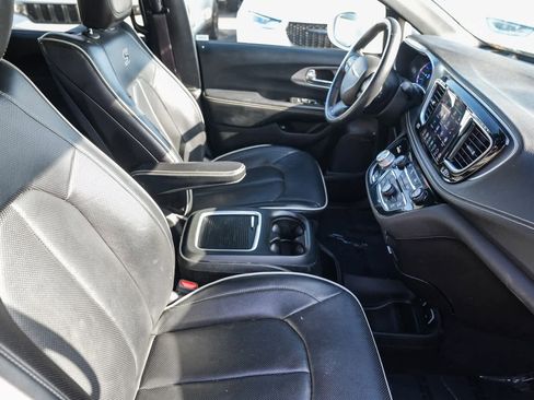 Used 2020 Chrysler Pacifica Limited w/ Advanced Safetytec Group image 15