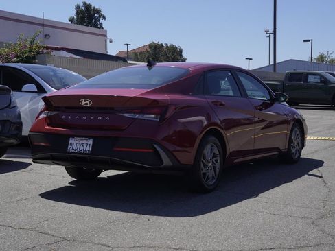 Used 2024 Hyundai Elantra SEL FWD image 4