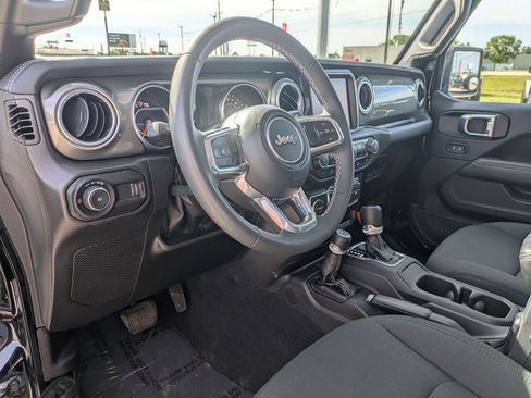 Used 2023 Jeep Wrangler Unlimited Sahara AWD/4WD image 14