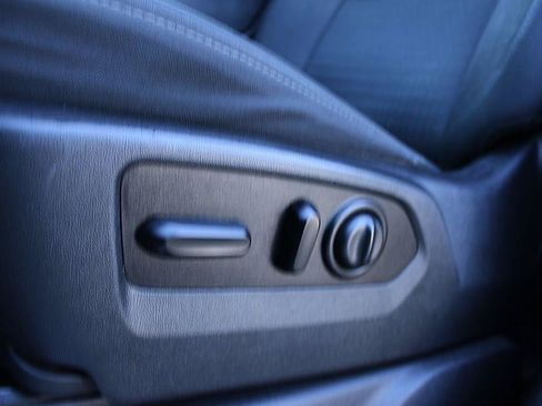 Used 2020 GMC Sierra 1500 Elevation RWD image 9