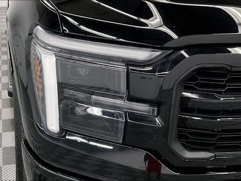 Used 2025 Ford F150 Lariat AWD/4WD image 35