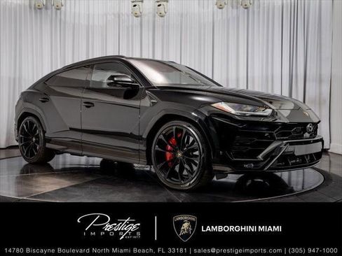 Used 2022 Lamborghini Urus AWD/4WD image 1