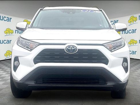 Used 2021 Toyota RAV4 XLE w/ Convenience Package image 2