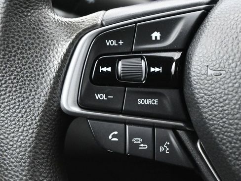 Used 2018 Honda Accord LX image 6