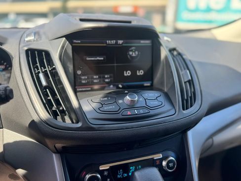 Used 2014 Ford Escape SE w/ Equipment Group 201A FWD image 16