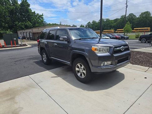 Used 2011 Toyota 4Runner SR5 w/ Convenience Pkg RWD image 3