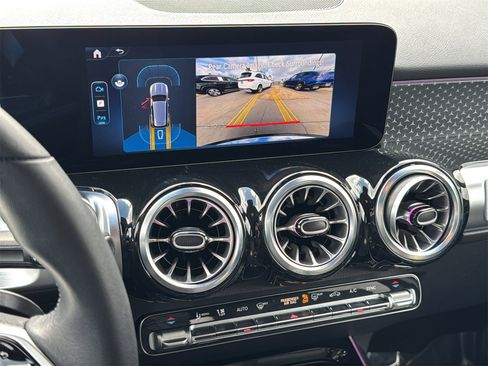 Certified 2025 Mercedes-Benz GLB 250 image 18