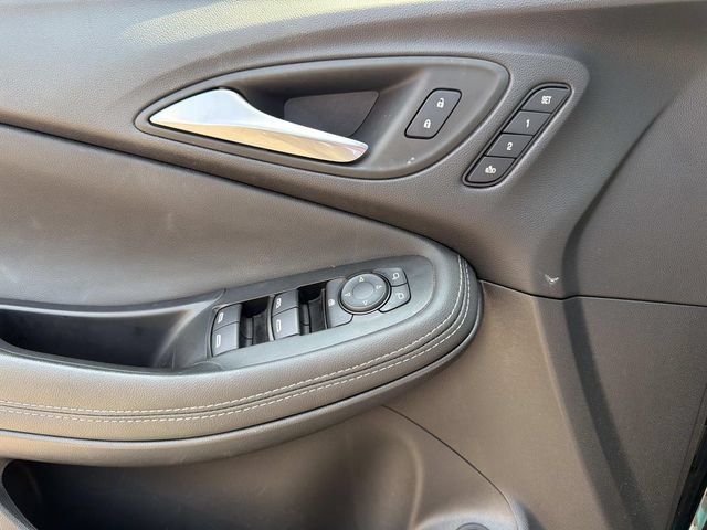 Used 2023 Buick Encore GX Essence w/ Experience Buick Package FWD image 26