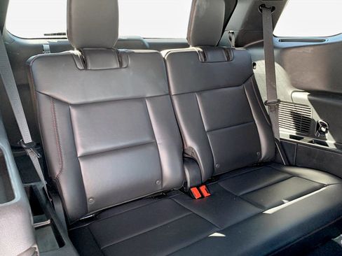 Used 2025 Ford Explorer ST-Line AWD/4WD image 30