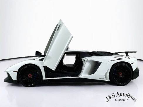 Used 2016 Lamborghini Aventador LP 750-4 Superveloce AWD/4WD image 4