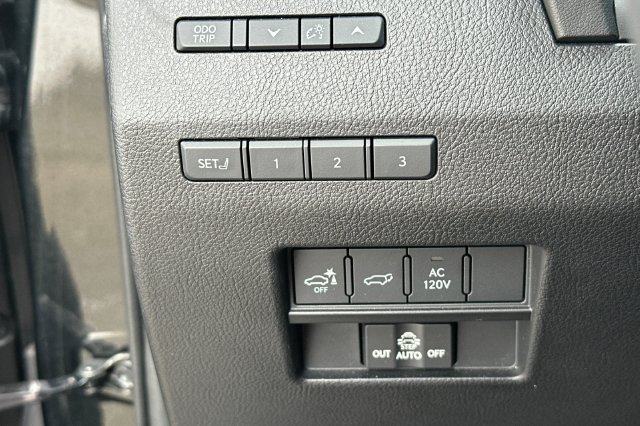 Used 2024 Lexus GX 550 w/ Accessory Package (Z1) AWD/4WD image 34