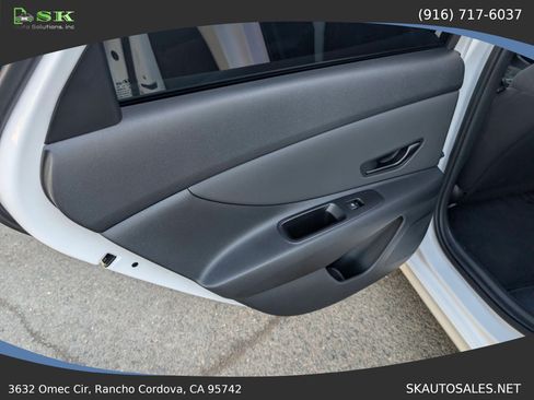 Used 2025 Hyundai Elantra SEL FWD image 22