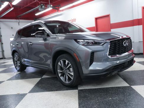 Used 2023 INFINITI QX60 Luxe w/ Cargo Package FWD image 2