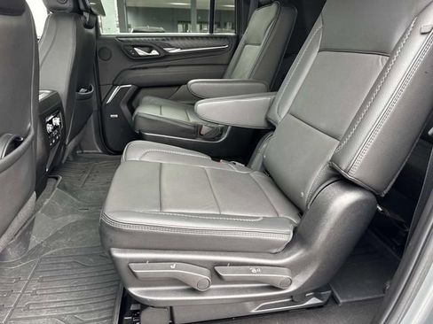 Used 2024 GMC Yukon XL Denali w/ Denali Reserve Package image 17