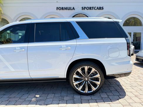 Used 2026 Cadillac Escalade Luxury w/ Touring Package AWD/4WD image 19