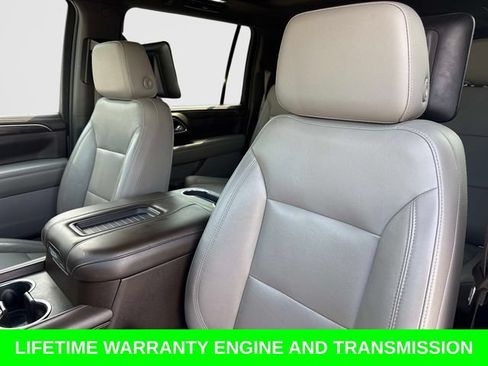 Used 2021 Chevrolet Suburban LT w/ LT Signature Package RWD image 23