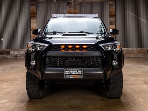 Used 2022 Toyota 4Runner TRD Off-Road Premium image 2