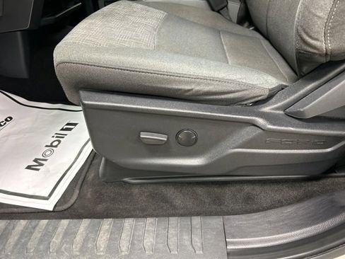 Used 2022 Ford F150 XLT w/ Trailer Tow Package image 12