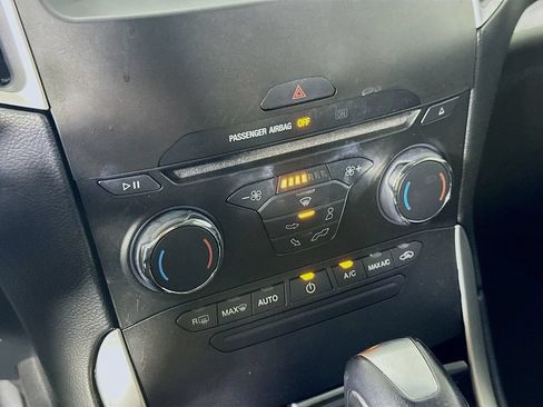 Used 2018 Ford Edge SEL FWD image 25