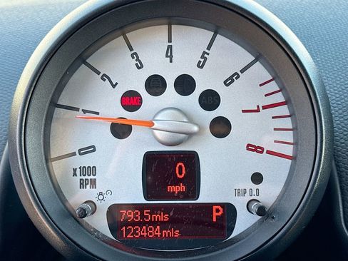 Used 2014 MINI Cooper Countryman FWD image 16