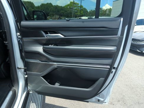 Used 2024 Jeep Grand Wagoneer L Series II w/ Quick Order Packagew 28T AWD/4WD image 36