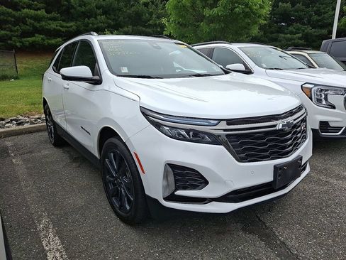 Used 2023 Chevrolet Equinox RS FWD image 3