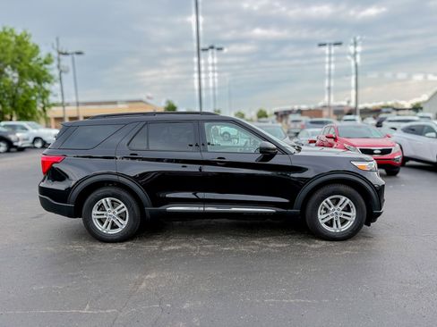 Used 2022 Ford Explorer XLT w/ Equipment Group 202A AWD/4WD image 10