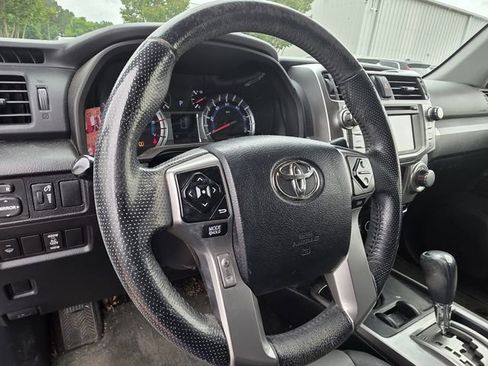 Used 2018 Toyota 4Runner SR5 Premium RWD image 7