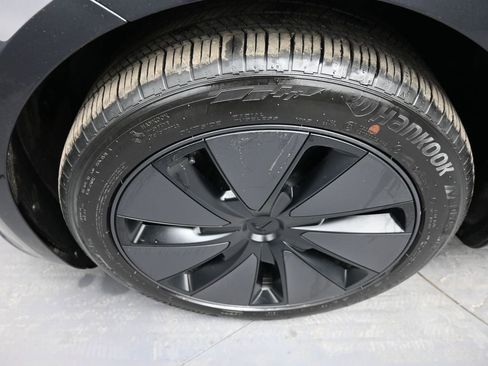 Used 2025 Tesla Model 3 Long Range image 14