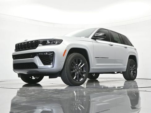 New 2026 Jeep Grand Cherokee Limited AWD/4WD image 36