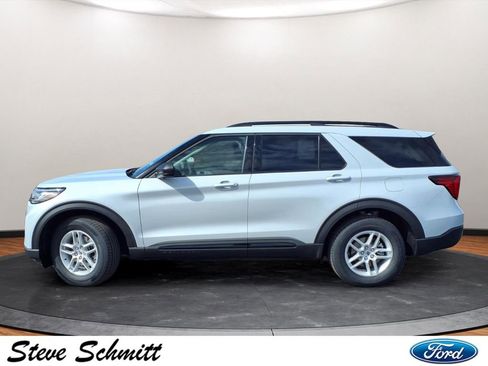 New 2026 Ford Explorer Active image 2
