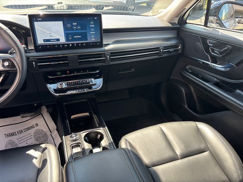 Certified 2024 Lincoln Corsair AWD image 30