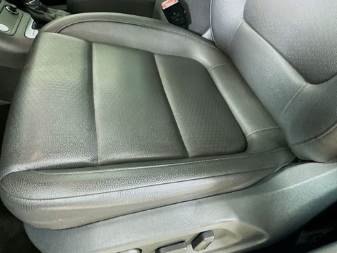 Used 2016 Volkswagen Tiguan SE AWD/4WD image 23