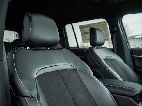 New 2026 Jeep Grand Cherokee Laredo image 12