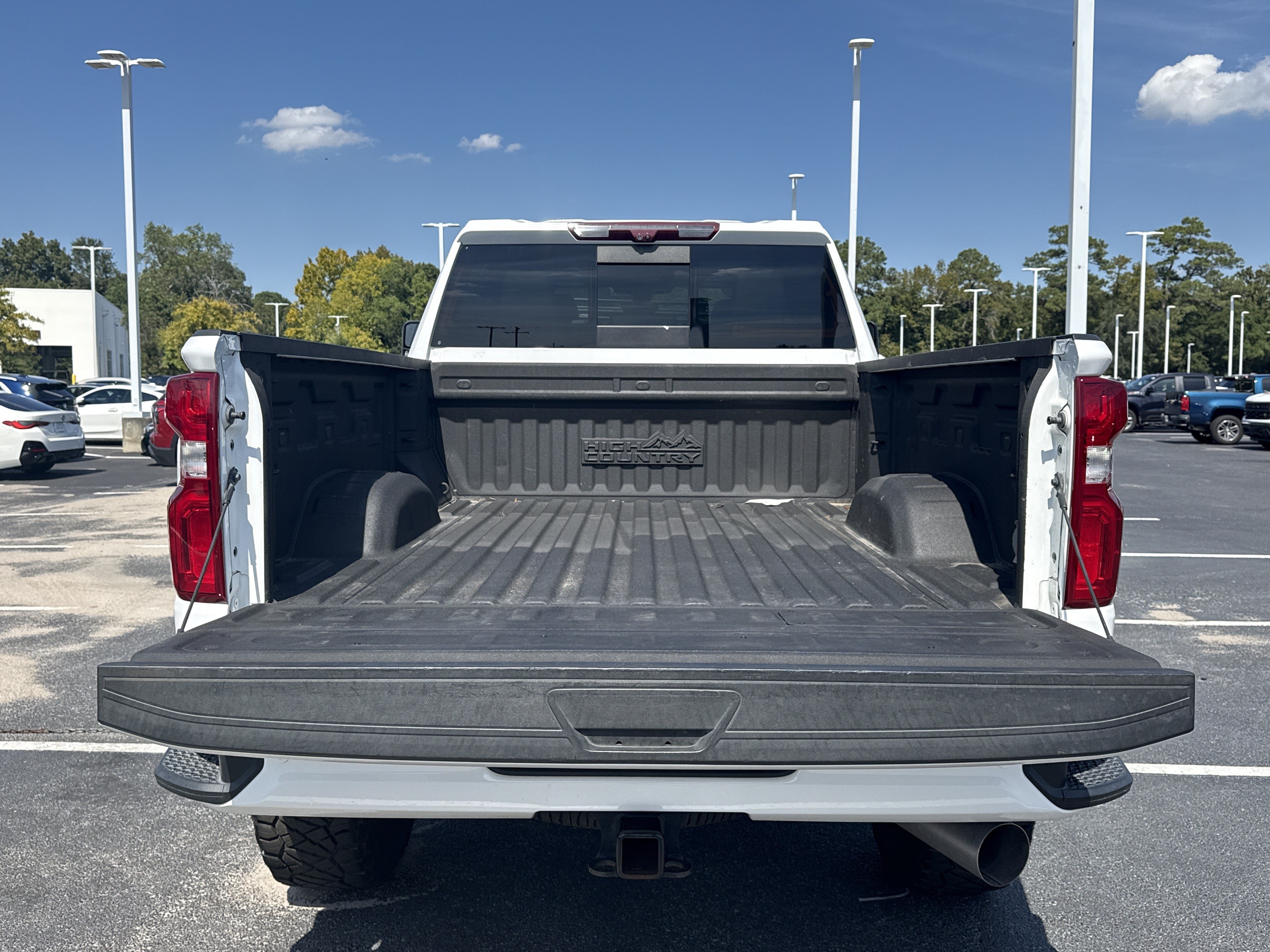 Used 2023 Chevrolet Silverado 2500 High Country w/ Technology Package AWD/4WD image 31