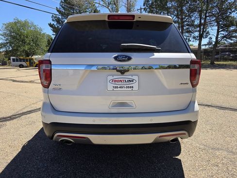 Used 2017 Ford Explorer XLT w/ Equipment Group 202A AWD/4WD image 5