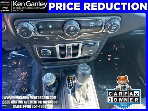 Used 2023 Jeep Wrangler Unlimited Sahara w/ Cold Weather Group AWD/4WD image 18