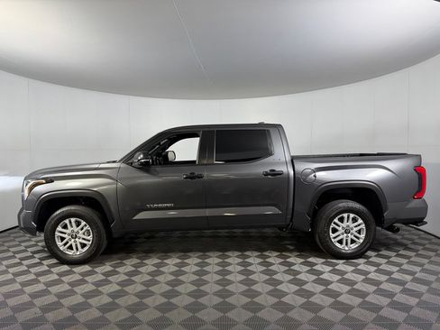 Used 2025 Toyota Tundra SR5 w/ SR5 Convenience Package AWD/4WD image 9