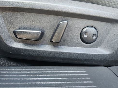 Used 2023 Nissan Rogue SV image 17