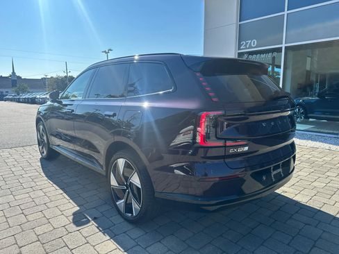 Used 2025 Volvo EX90 Ultra AWD/4WD image 4