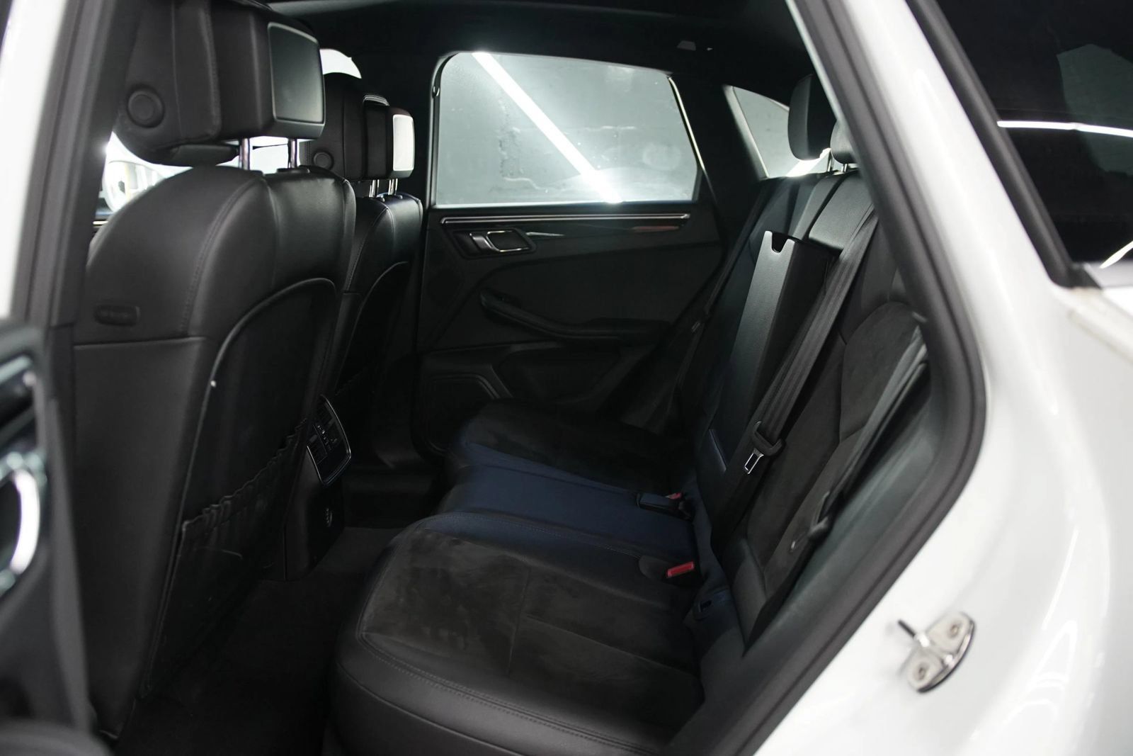 Used 2019 Porsche Macan AWD/4WD image 13