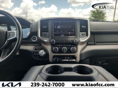 Used 2022 RAM 1500 Laramie AWD/4WD image 18