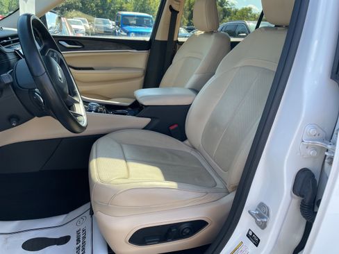 Used 2022 Jeep Grand Cherokee L Limited w/ Luxury Tech Group II image 14