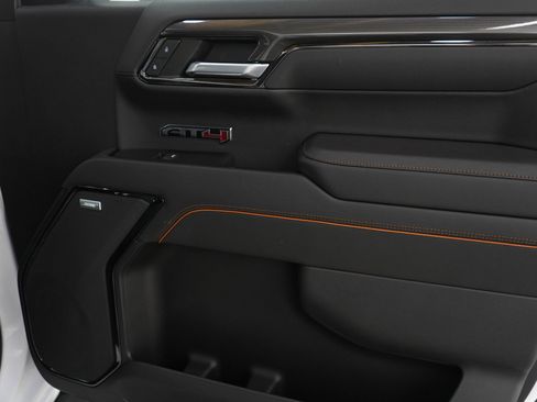 Used 2022 GMC Sierra 1500 AT4 w/ AT4 Preferred Package image 11