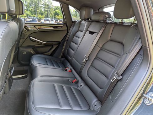 Certified 2026 Porsche Macan AWD/4WD image 20
