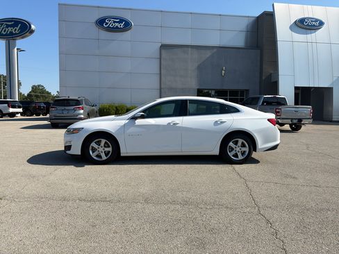 Used 2024 Chevrolet Malibu LS w/ Driver Confidence Package FWD image 2