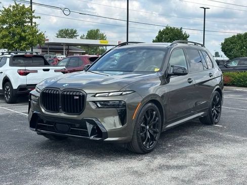 Used 2025 BMW X7 M60i AWD/4WD image 3