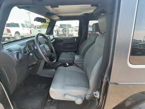 Used 2007 Jeep Wrangler Sahara w/ Dual Top Group AWD/4WD image 12