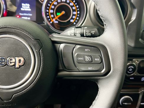 Used 2023 Jeep Wrangler Unlimited Sport AWD/4WD image 19