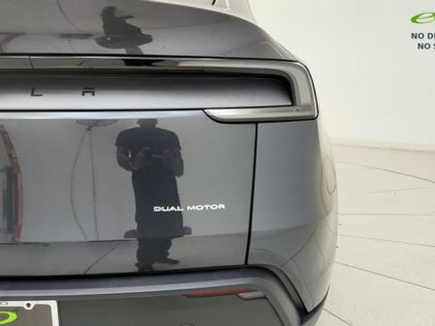 Used 2026 Tesla Model Y AWD image 28